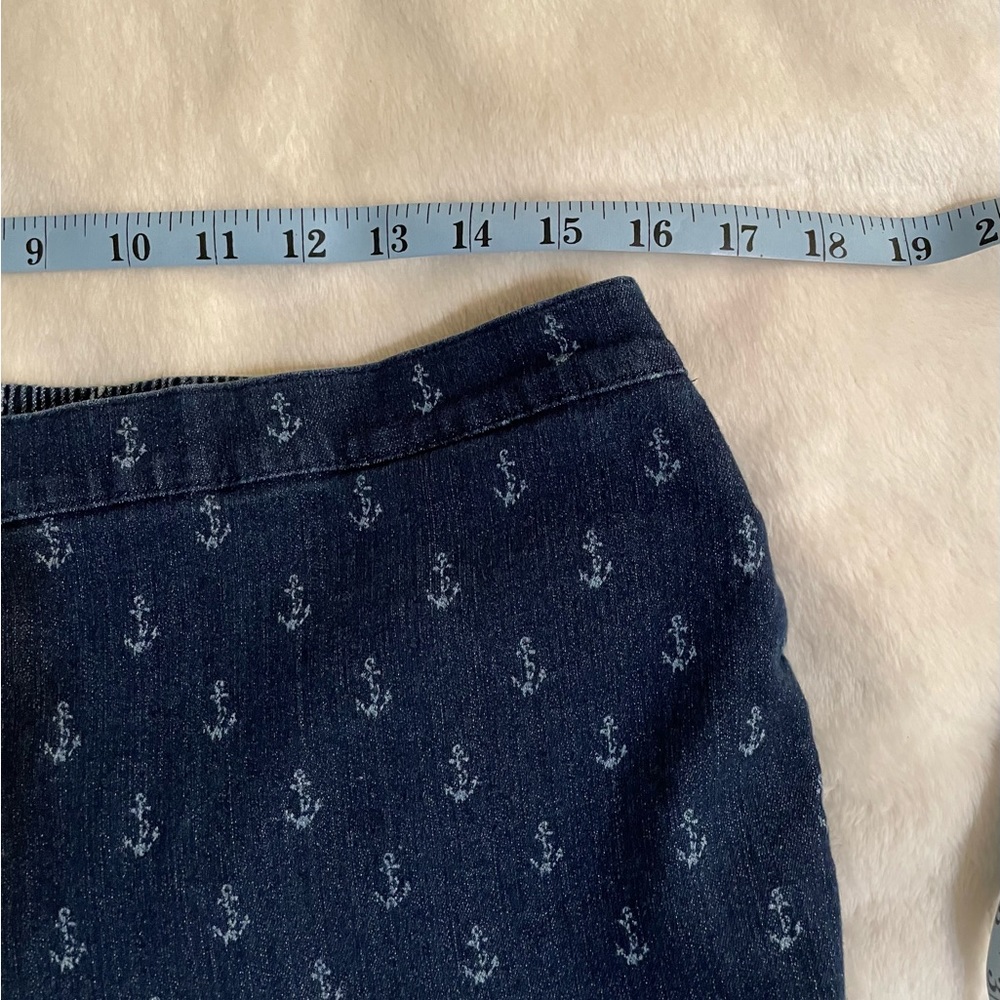 EUC Alfred Dunner Capris. Size 16. Jeans with anchor print. - Picture 5 of 8